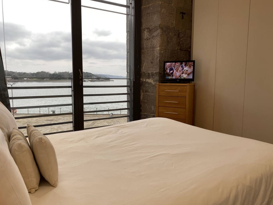 Bedroom with River Tamar view
