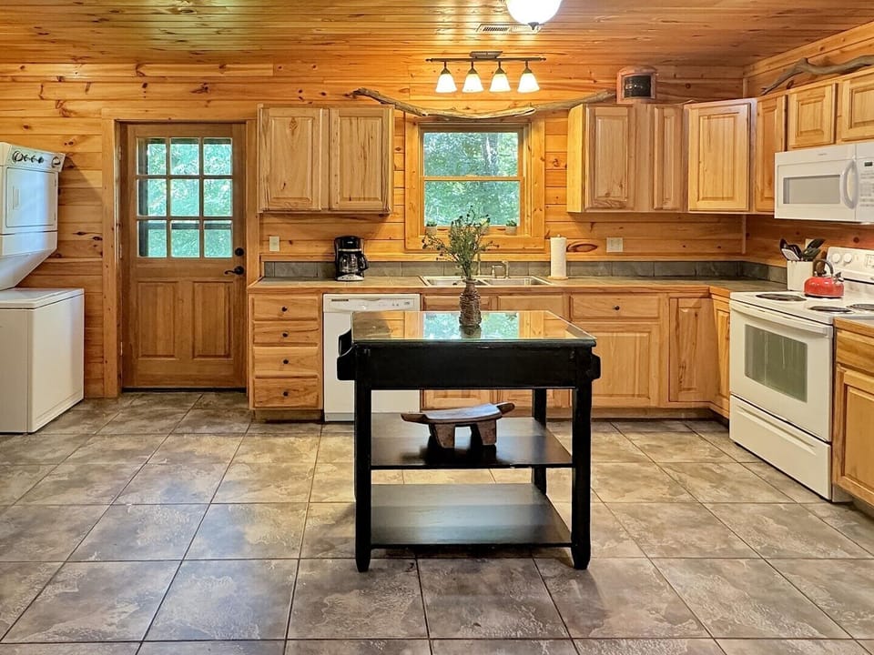 Kitchen (1)