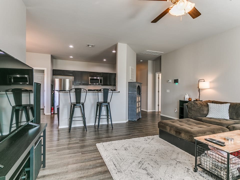 Living Room/Kitchen