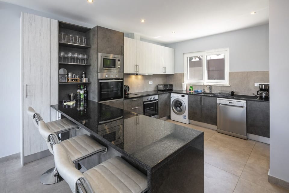 Carvoeiro rentals villa atlantica kitchen