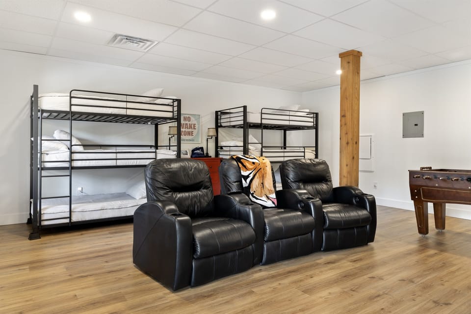 Game room, bunk room