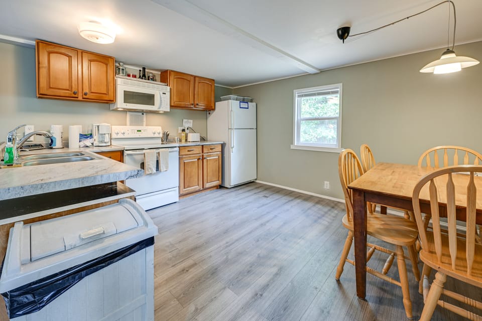 Kitchen | Dining Area
