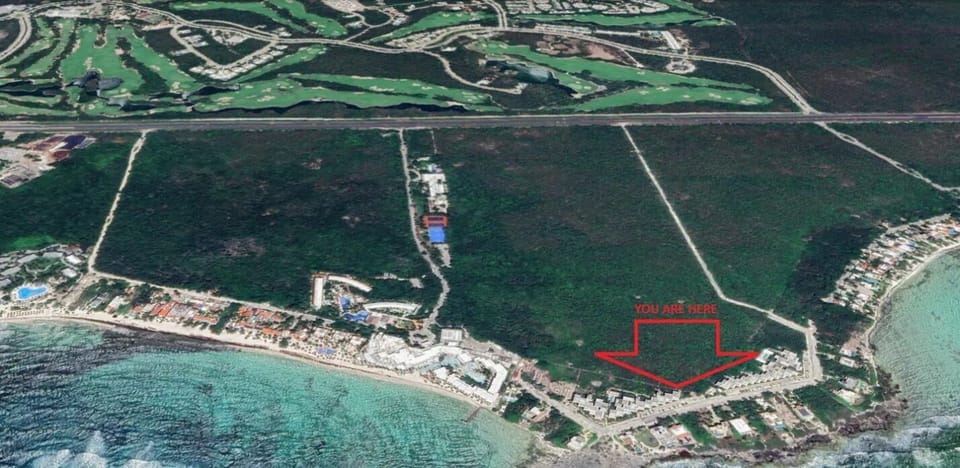 2-minute walk away from a swimmable turquoise beach