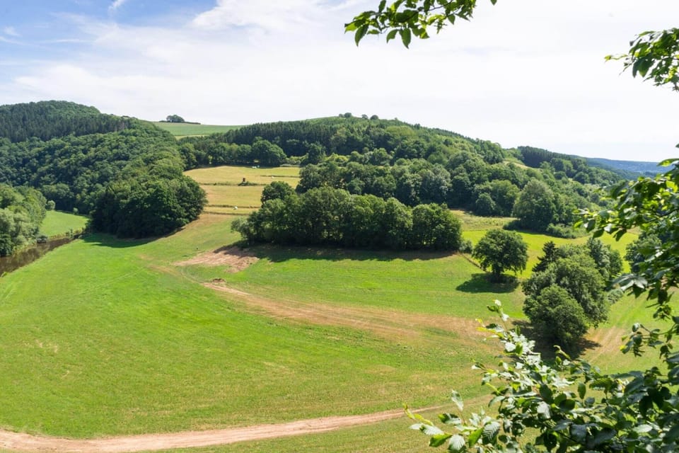 Surroundings [summer] (1-5 km)