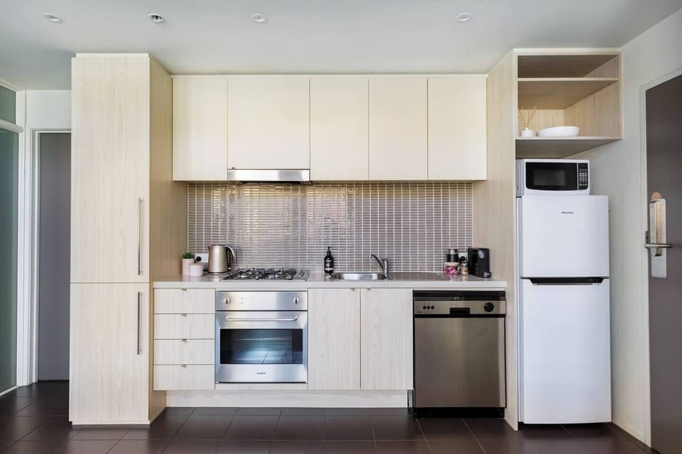 When you’re not dining out at the many nearby restaurants, you’ll find all you need in the modern, streamlined kitchen to prepare meals at home.  

