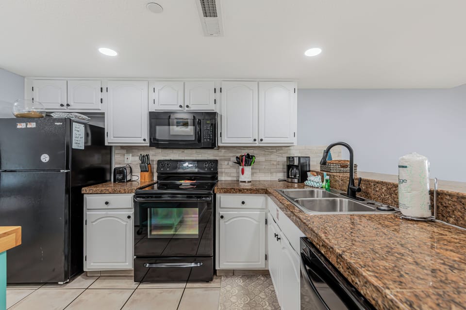 Full Kitchen