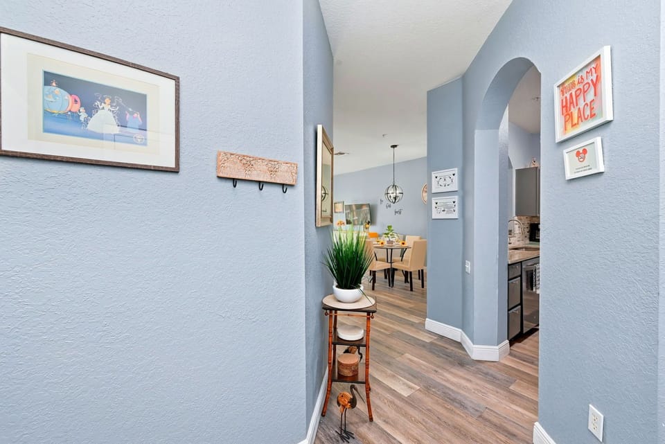 7-web-or-mls-7660-comrow-st-402