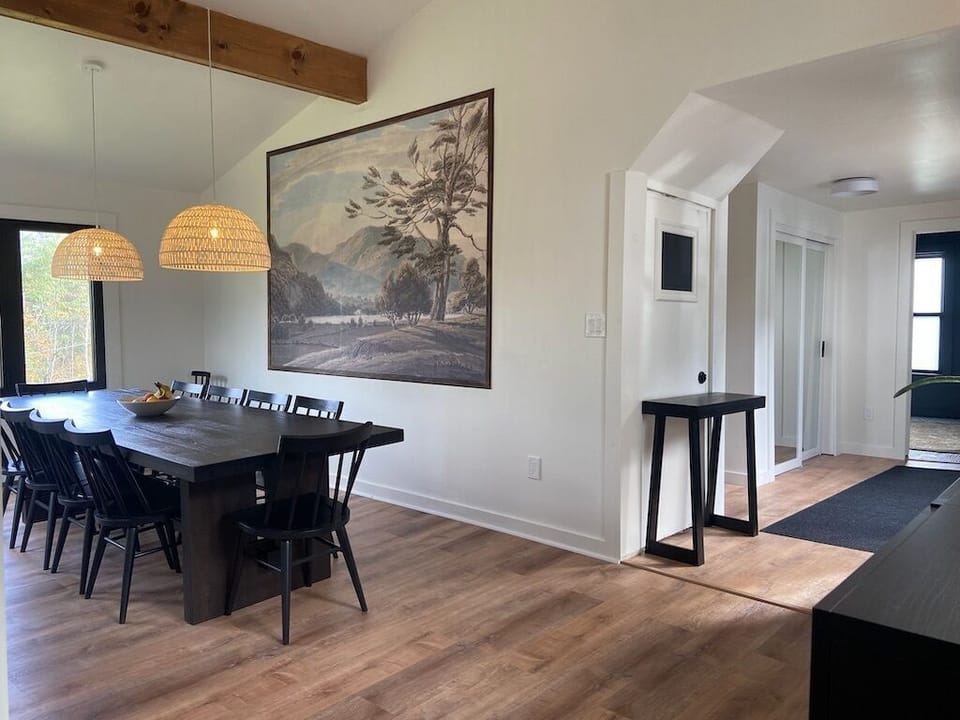 Dine with a view: the main dining room offers sweeping Magic Mountain vistas and seating for 12+