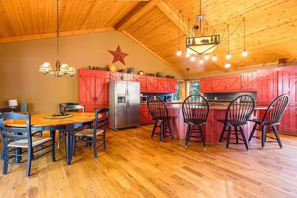 Kitchen &  Dining 