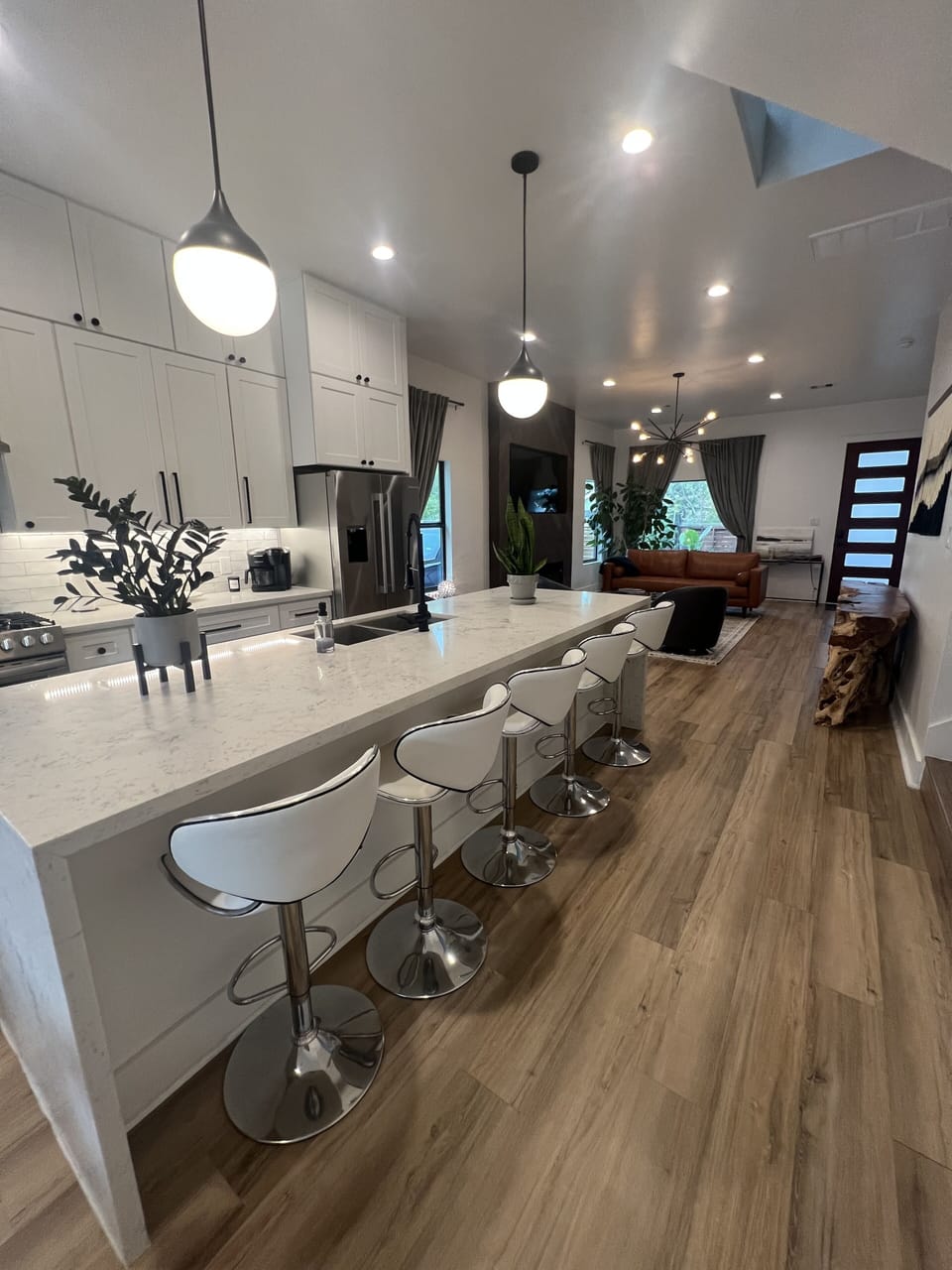 Large kitchen island with bar seating for 5