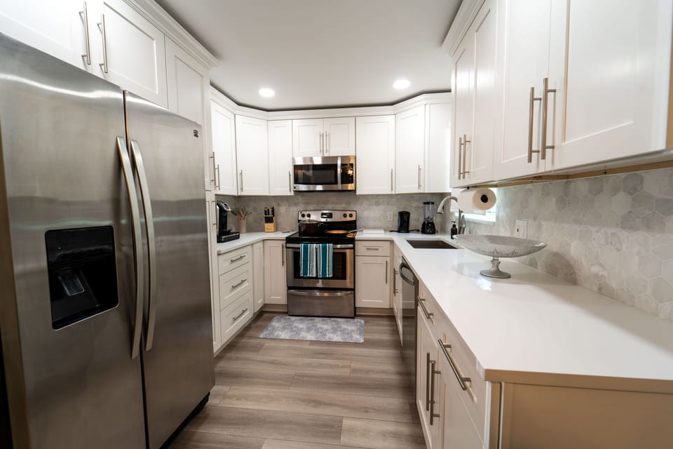 Full kitchen