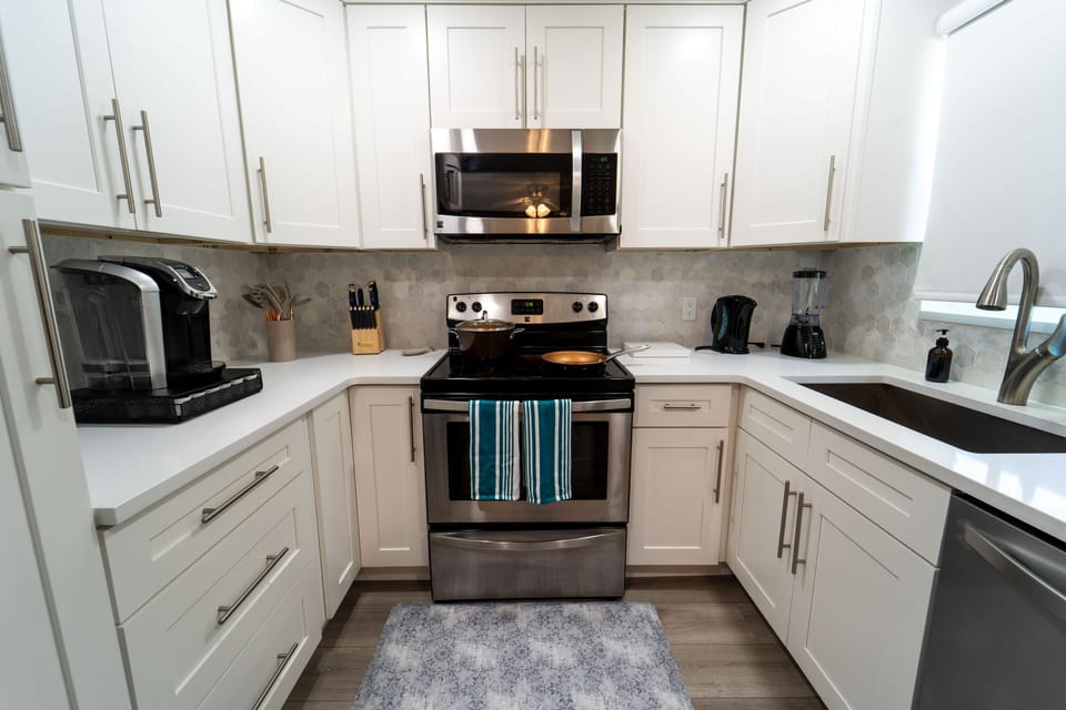 Full kitchen