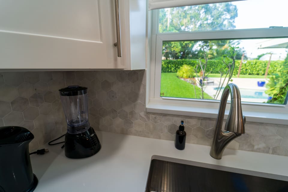 Full kitchen