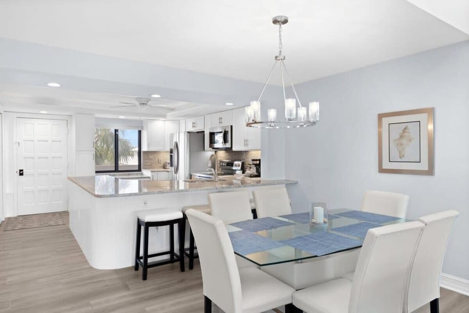 Dining table with seating of up to six guests