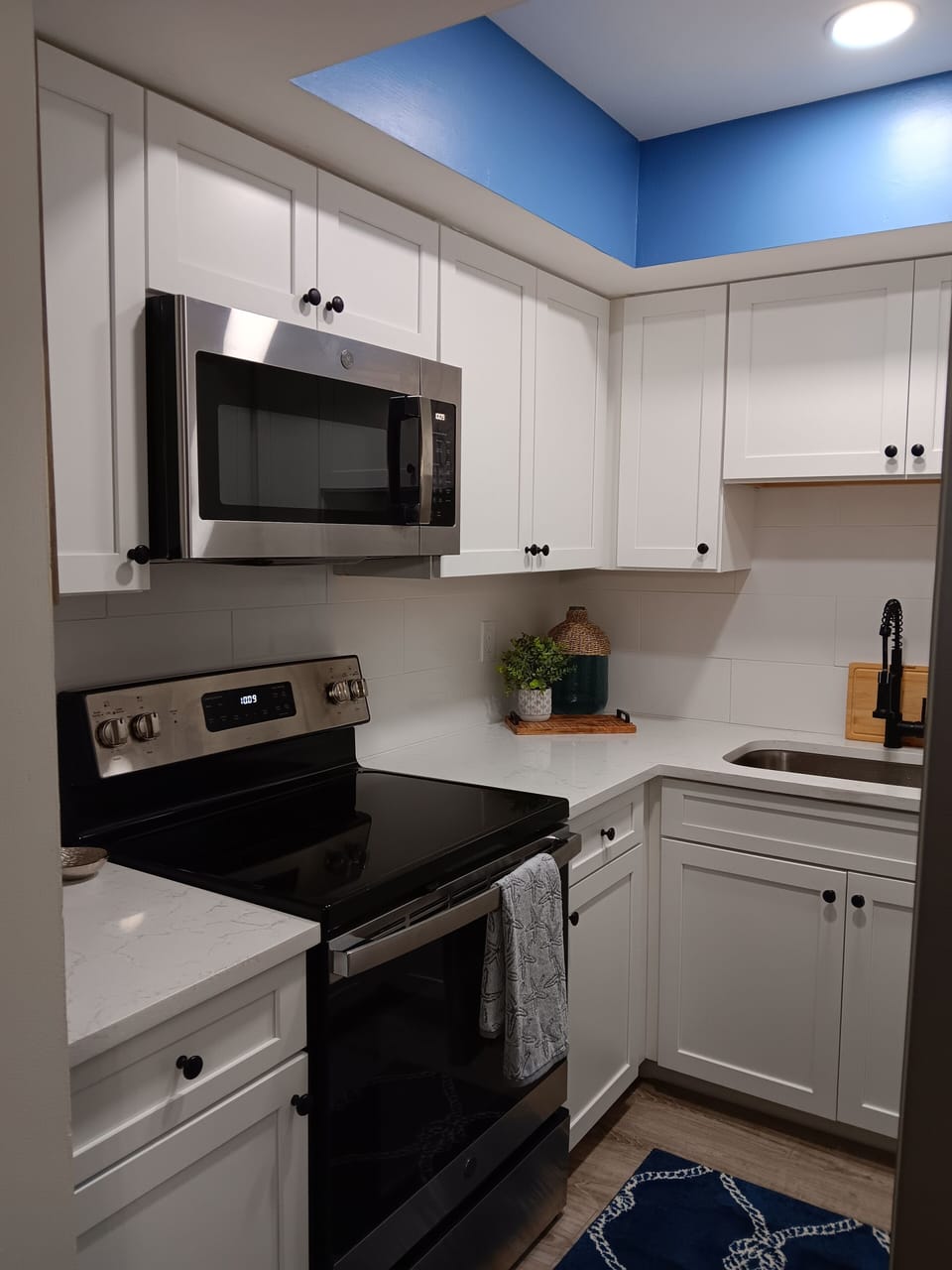 Making a delicious meal in this fully equipped kitchen will be easy!