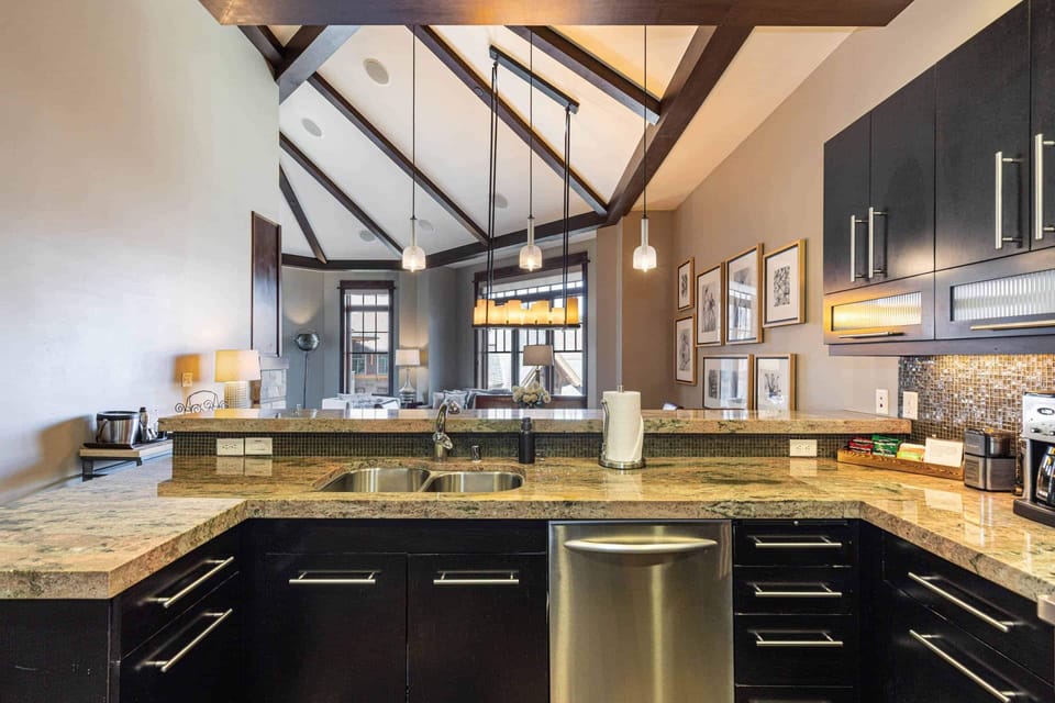 9001 Northstar Dr Unit 508-print-014-018-Interior-4200x2800-300dpi