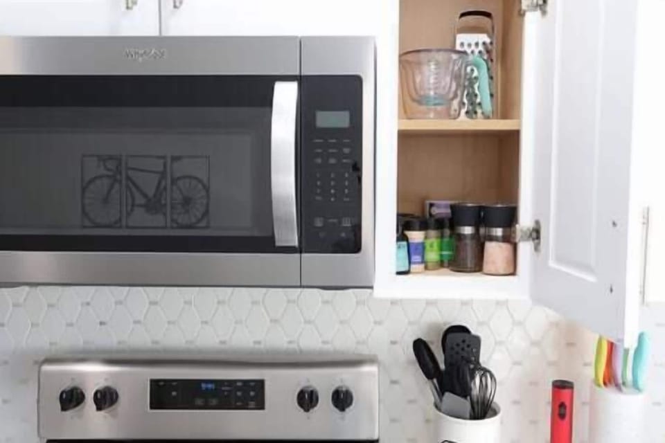 Cooking and baking supplies