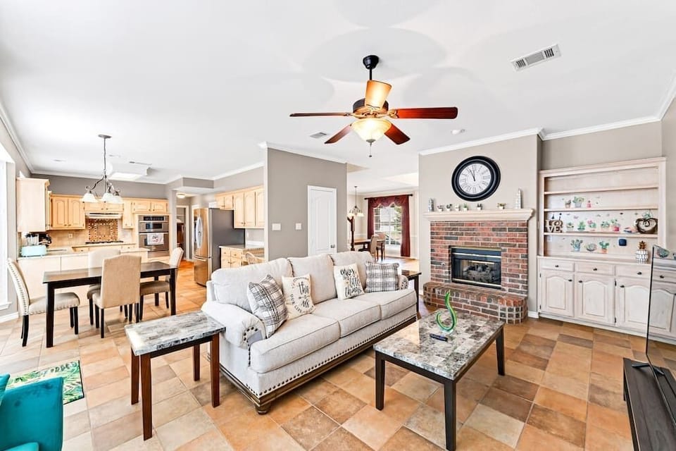 1b9f28d6 ca30 42f5 a265 1ec57079e660