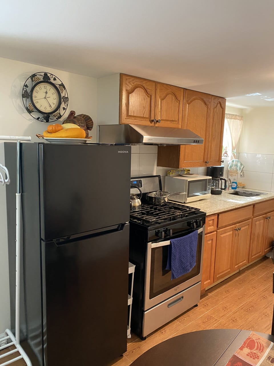 Well-equipped full kitchen