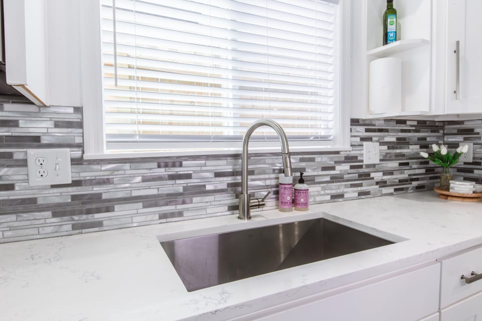 Kitchen: Sink