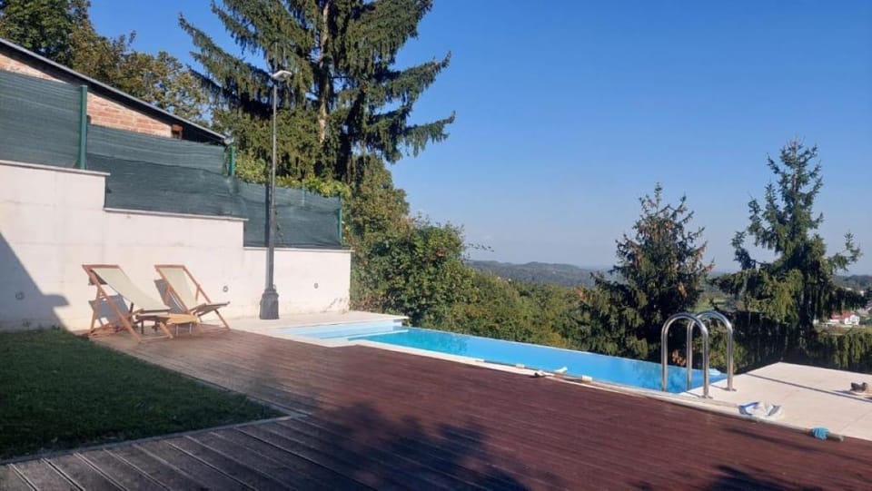 Outside pool - not heated, perfect for cold baths