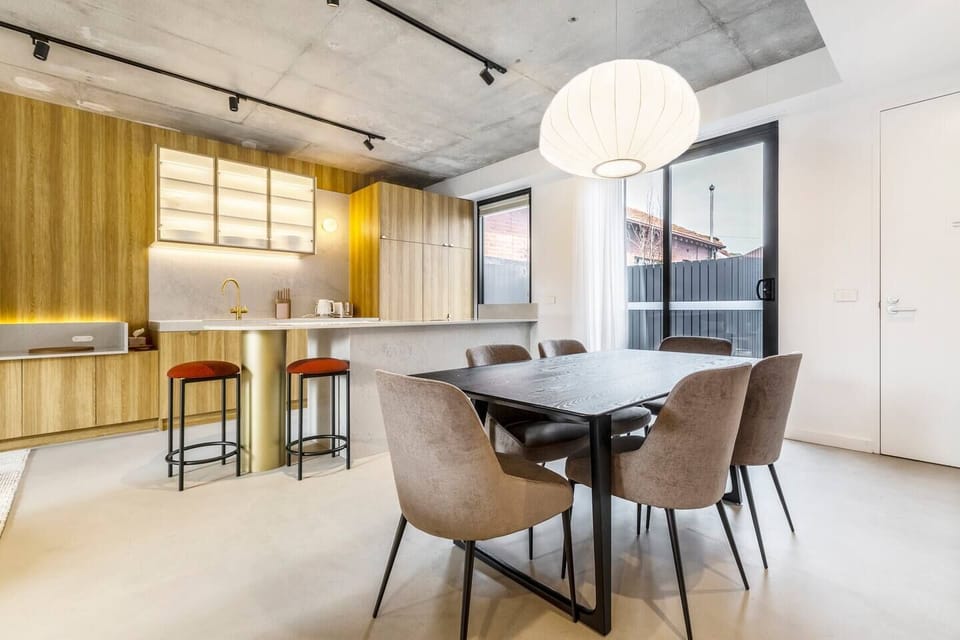  Come together for a meal at home around the dining table, or find plenty of shops and cafes close by.
