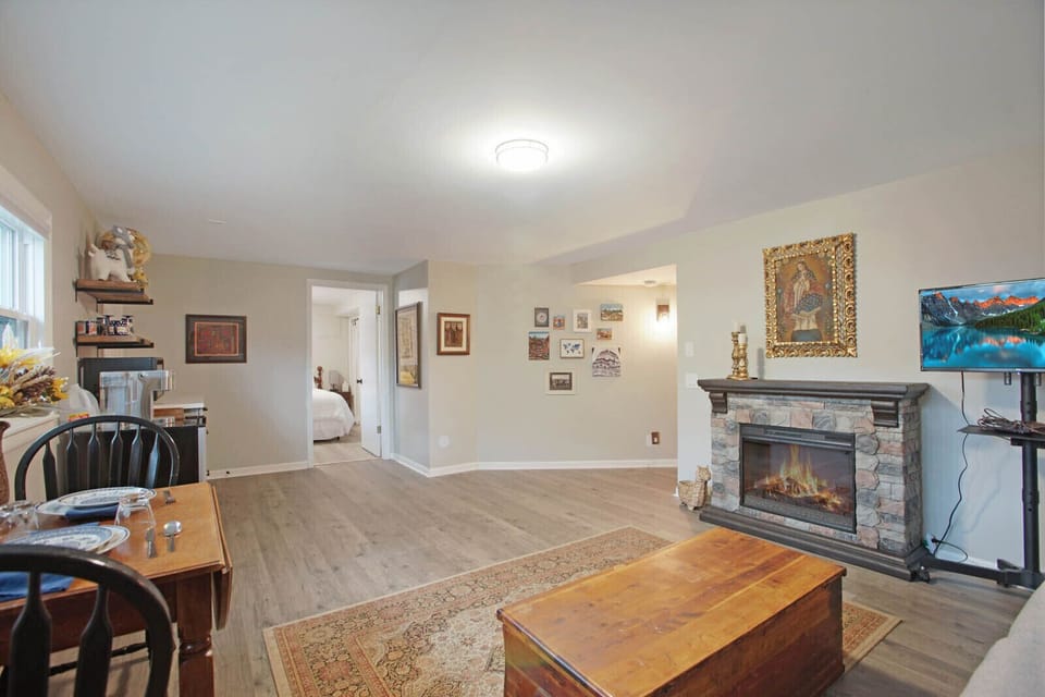 Living with bedroom