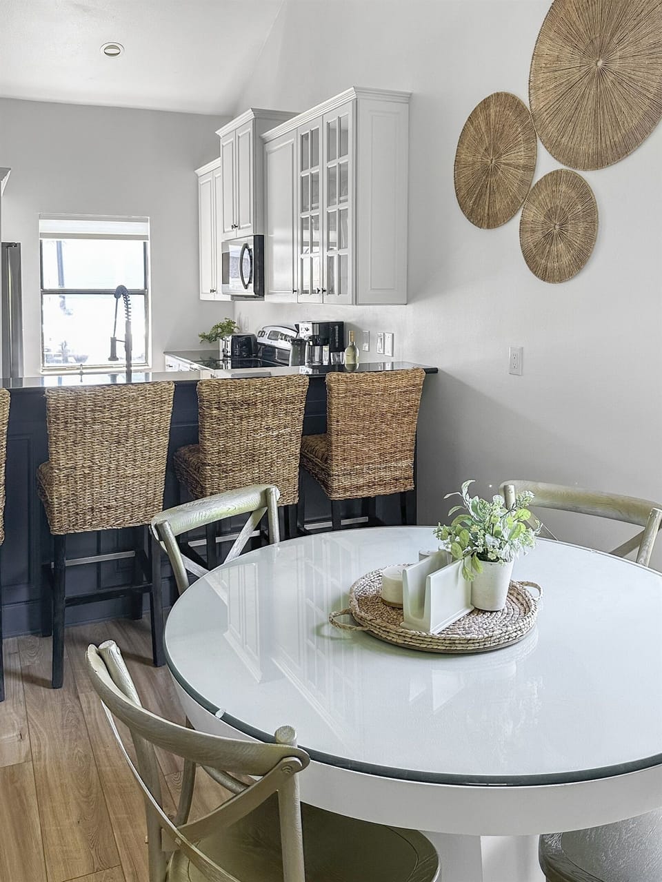 Dining table for 4 (plus 4 comfy barstools)