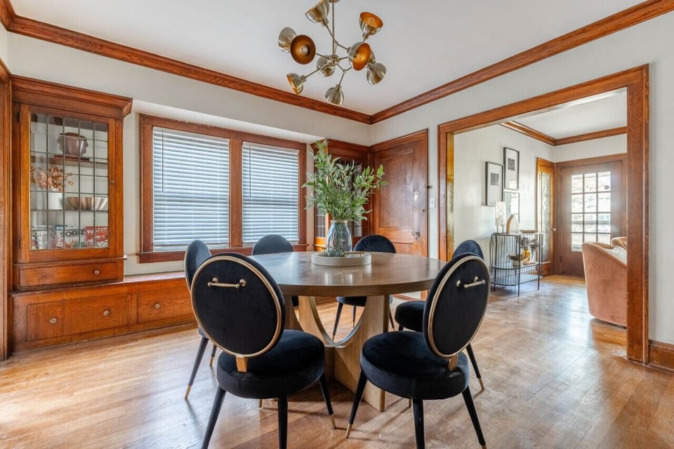 Savor your meals in this dining set for 6 guests