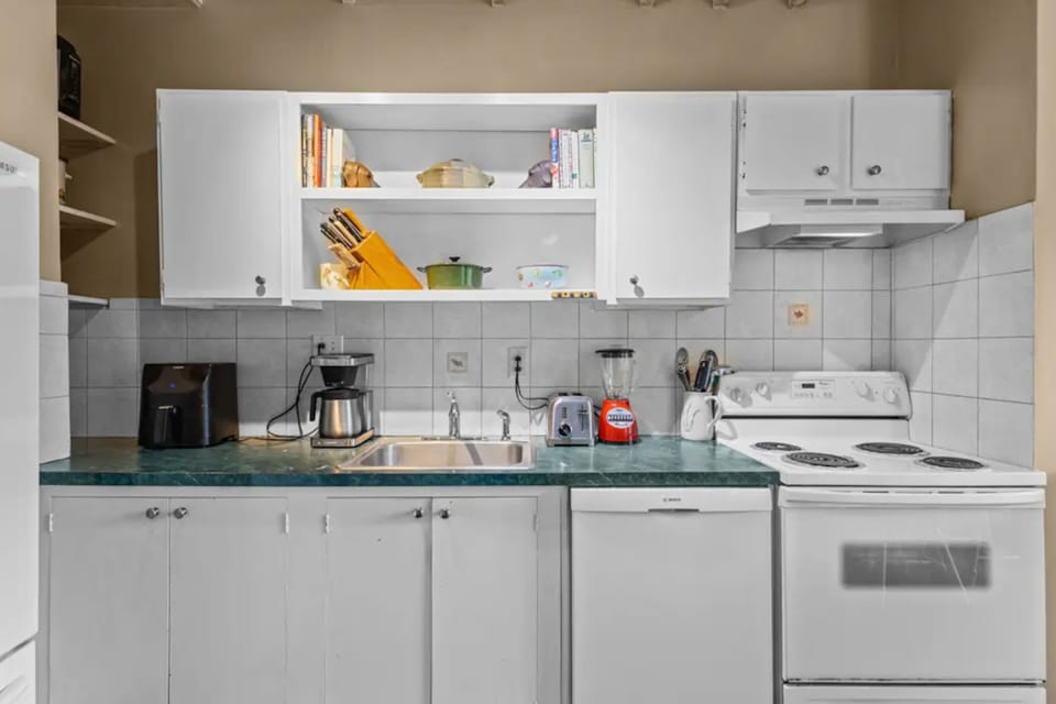 Kitchen (1)