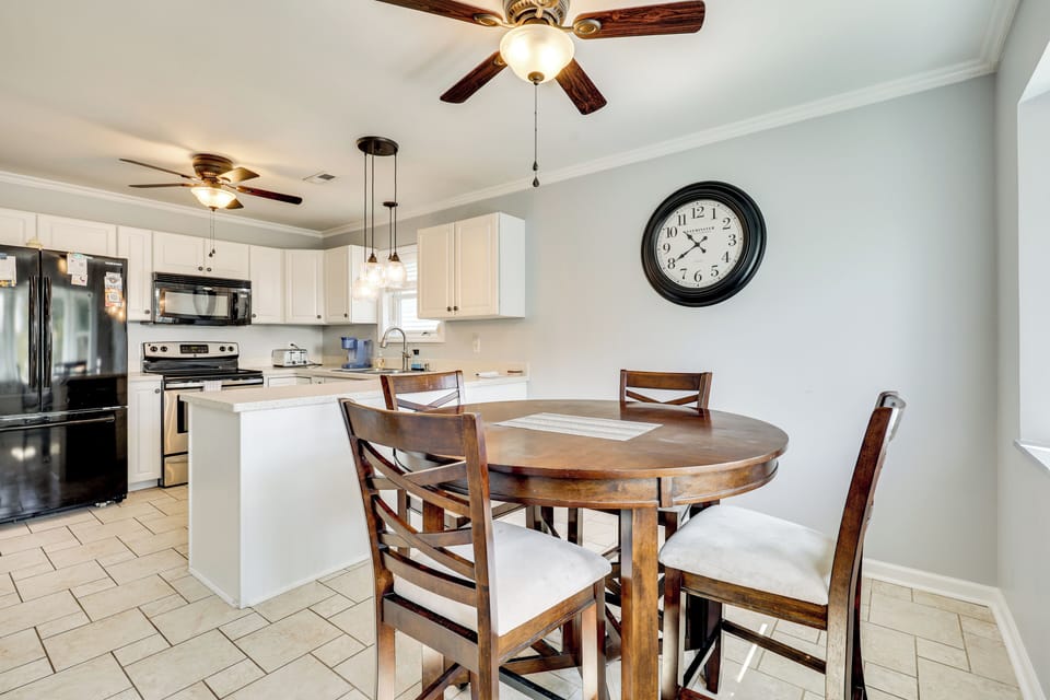 Dining Area | Main Floor