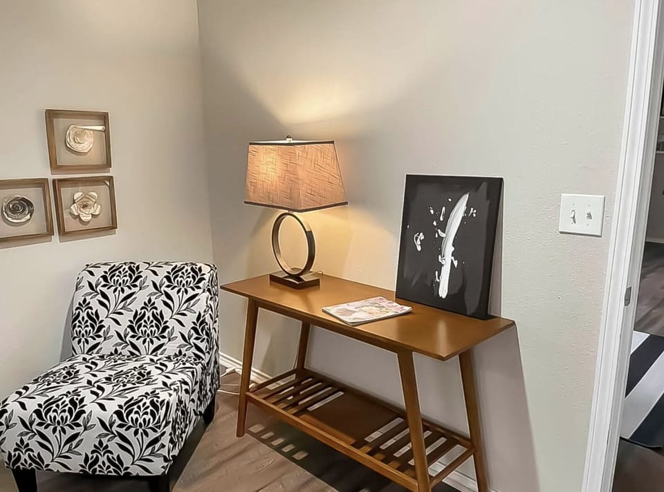 Reading area in primary suite