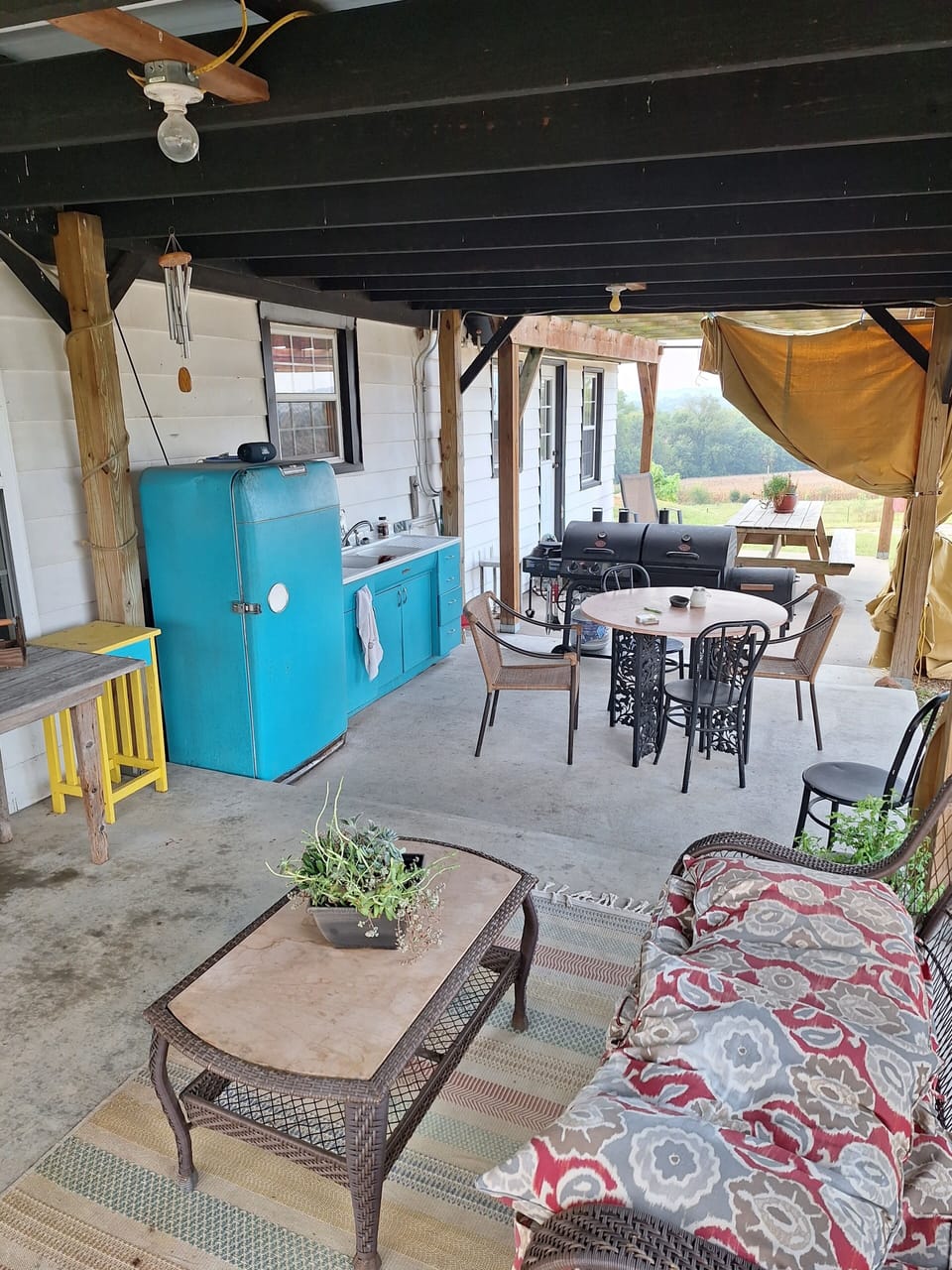 Outdoor dining