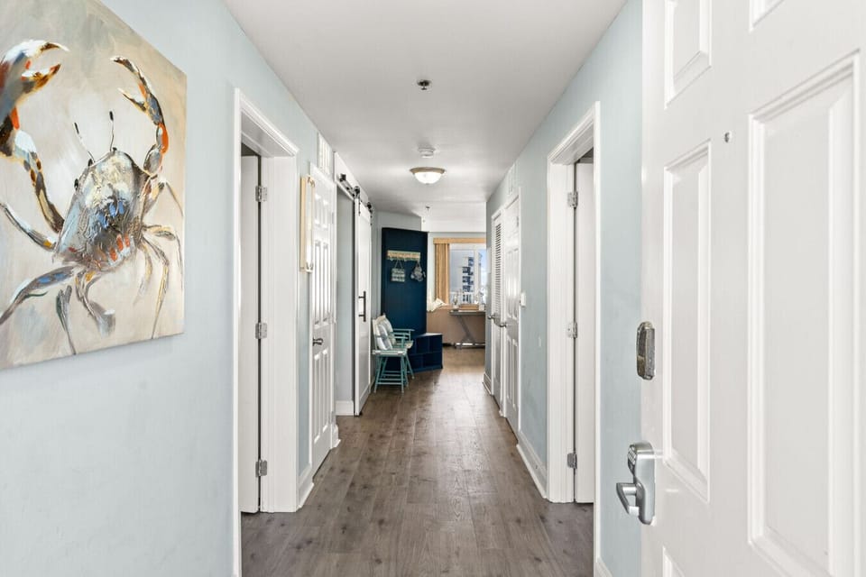 Hallway/Entrance to the Condo