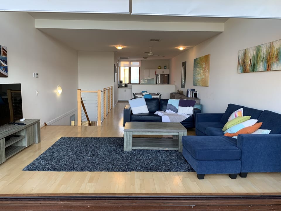 Villa 91 South Shores Resort Normanville - upper level and stairwell