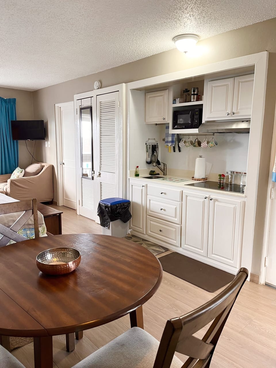 Round Table Kitchenette