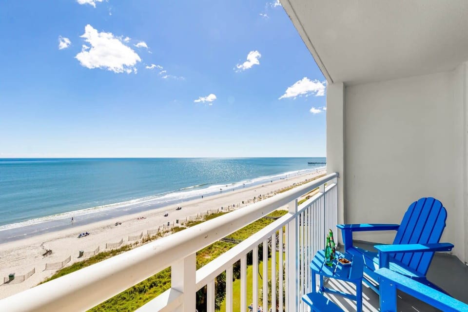 Soak in the panoramic ocean views from your private balcony. With the sound of the waves and the sparkle of the sea stretching to the horizon, this serene escape is perfect for unwinding and savoring the beauty of the coast.