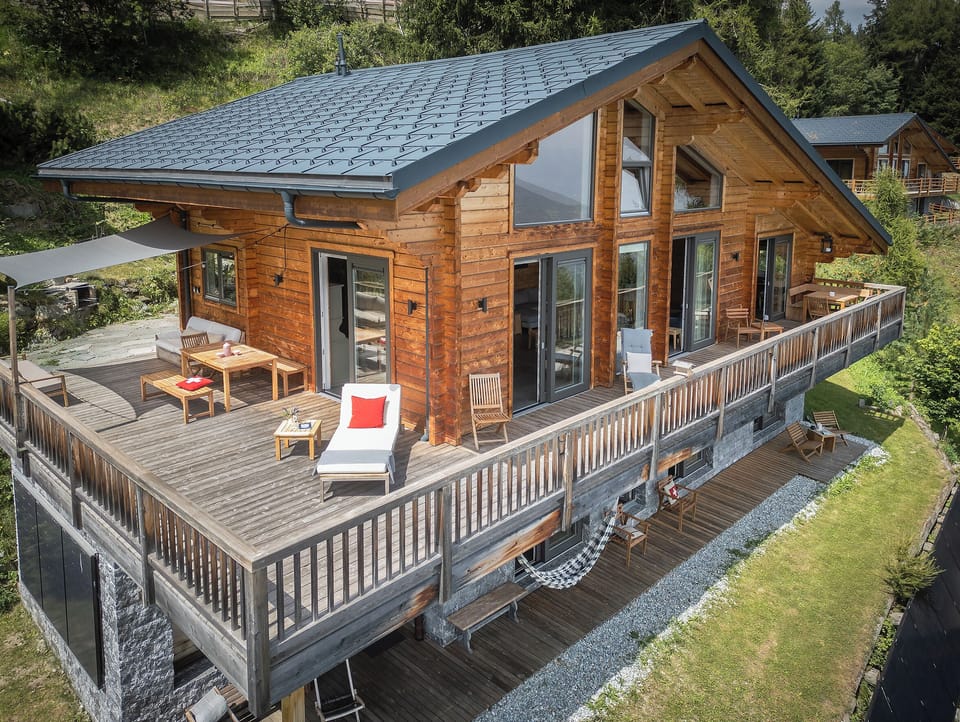 Three stories, large balcony facing S&E, garden. 