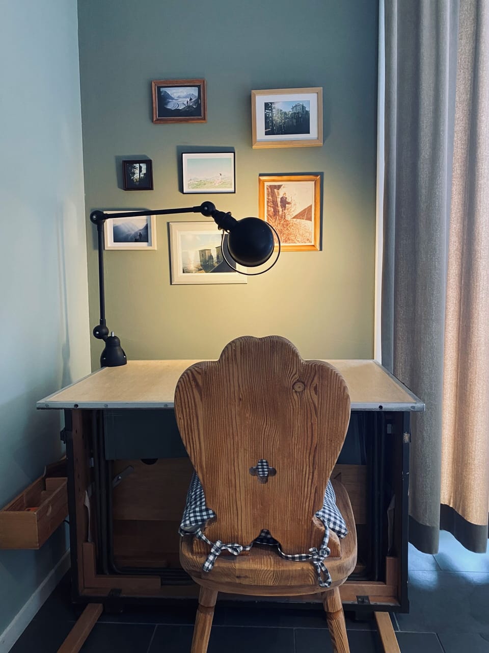 Space to work. Fast WiFi.