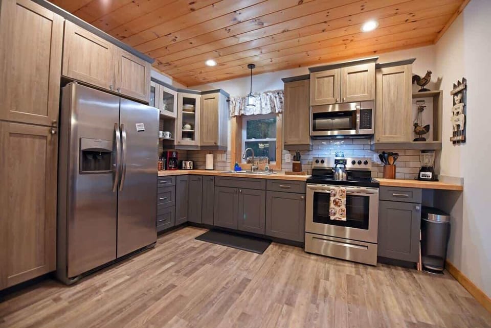 Fully appointed kitchen with Nespreso machine