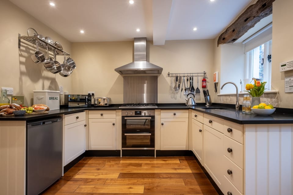 Rose Barn Hawkshead Holiday Cottage Kitchen