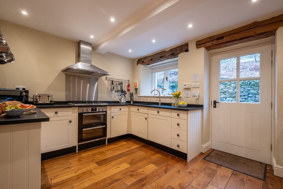 Rose Barn Hawkshead Holiday Cottage Kitchen