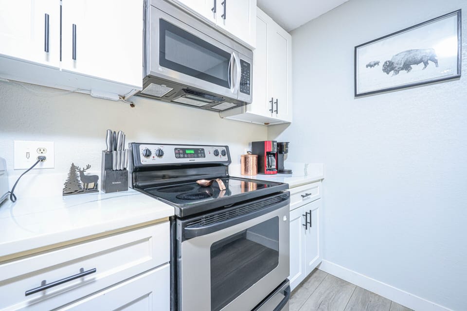 Kitchen-Electric Stove