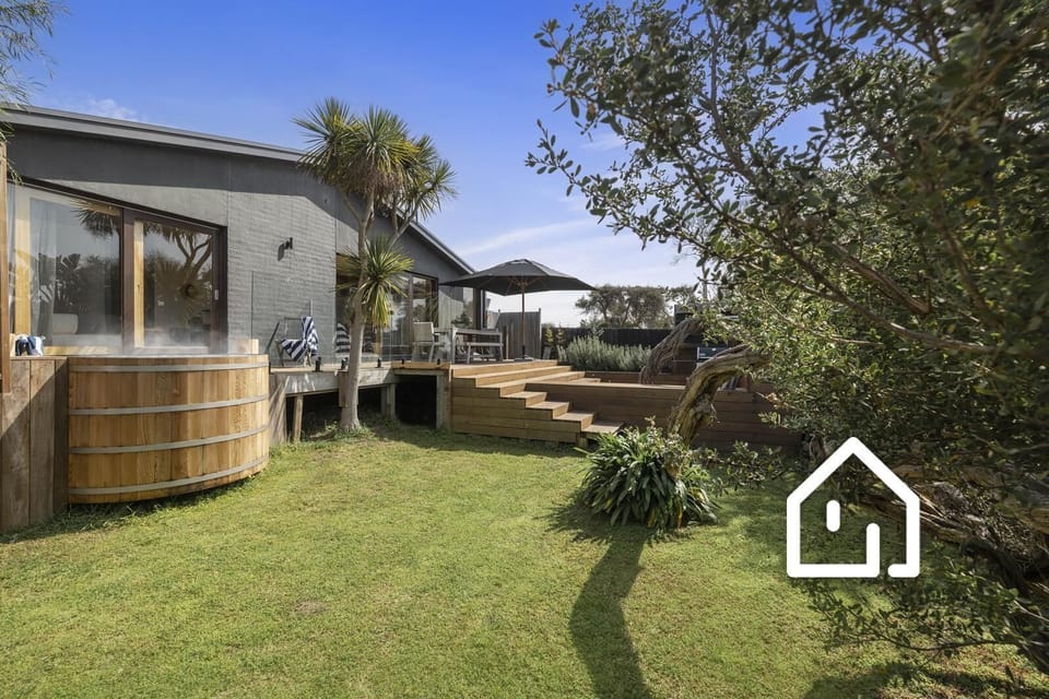 Enjoy the natural surrounds of the backyard whilst watching the kids play