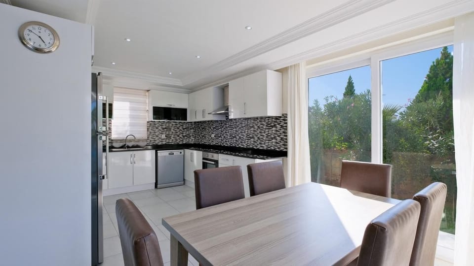 Equipped kitchen 