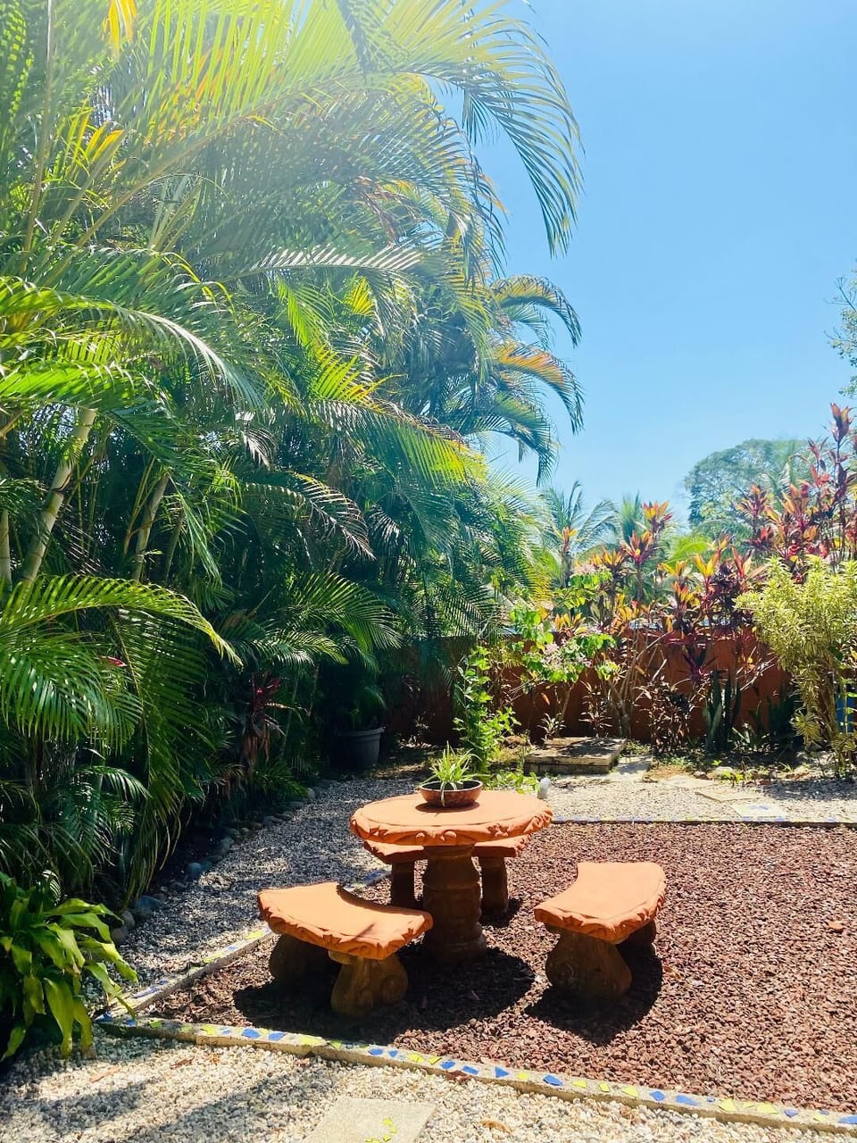 Cafecito anyone? Enjoy your coffee on our sunny & shades garden patios. 