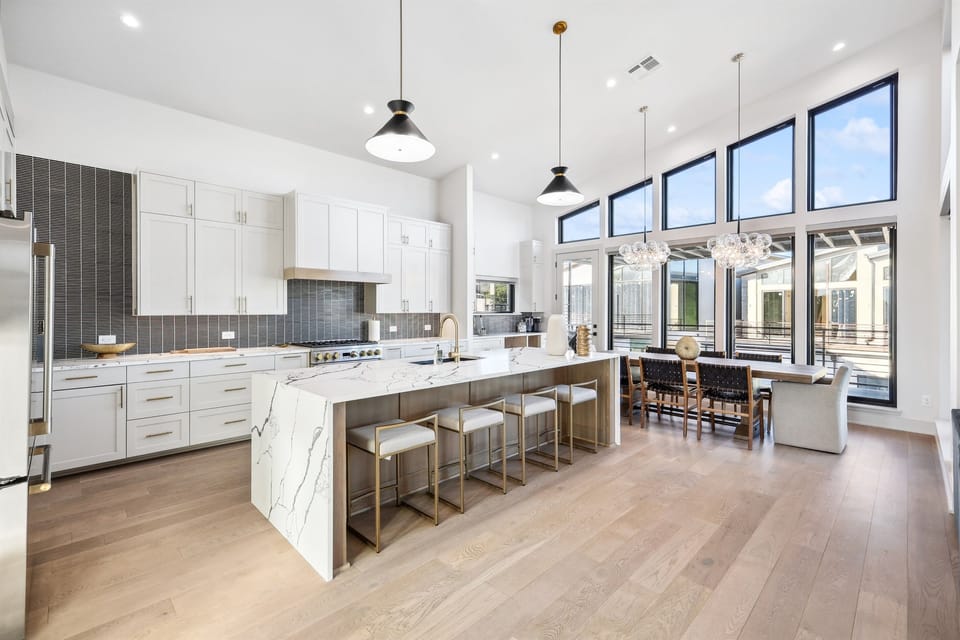 Fully Stocked kitchen