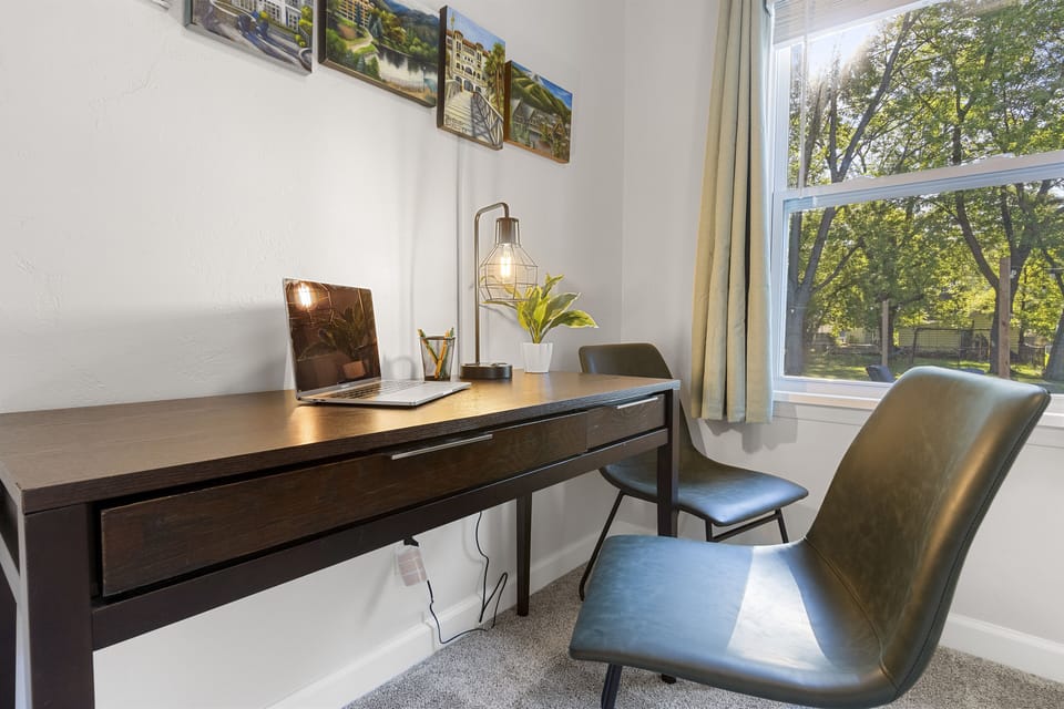 Dedicated Office (bedroom 3) with a Queen size air mattress available