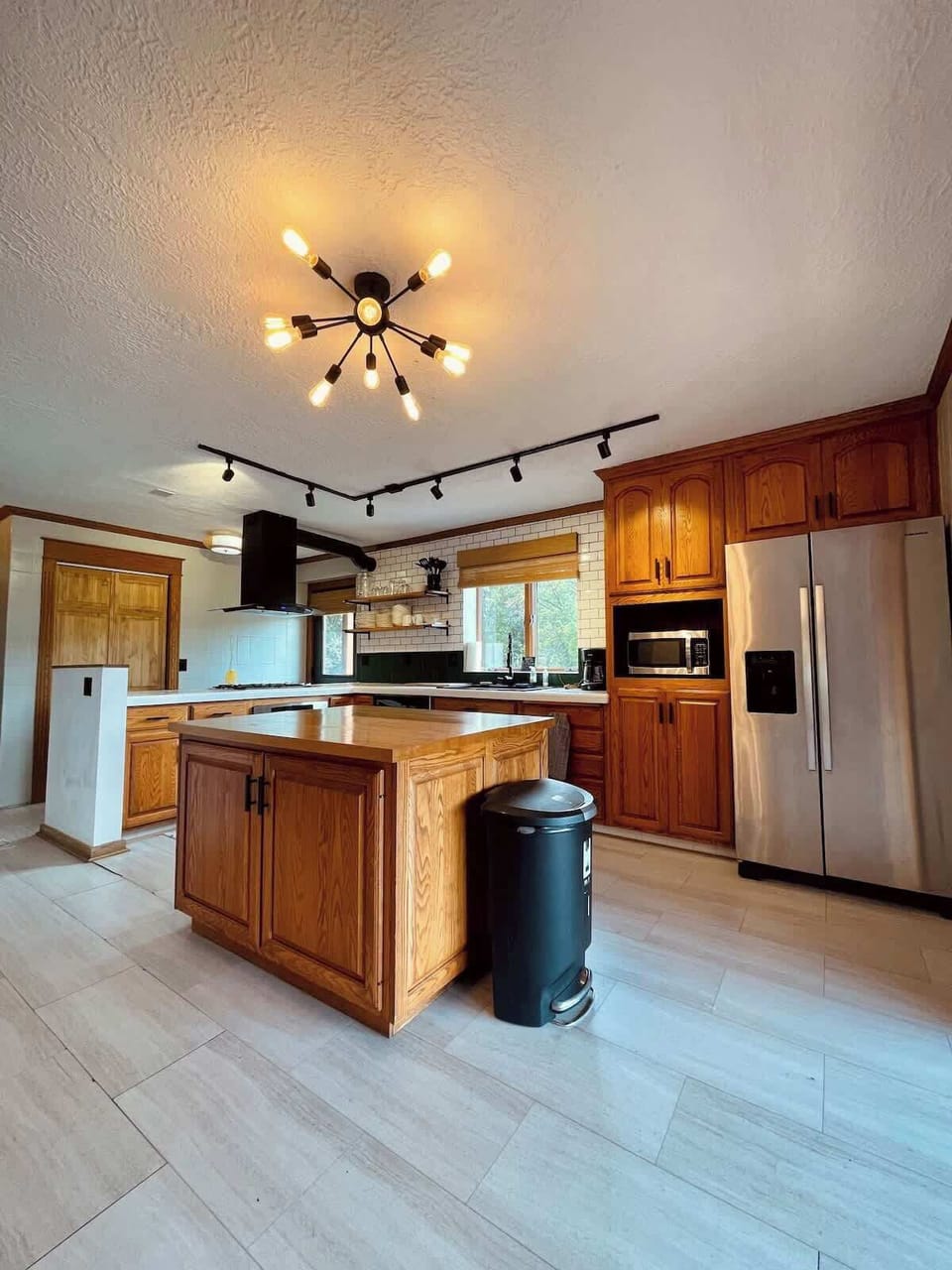 Full kitchen view.