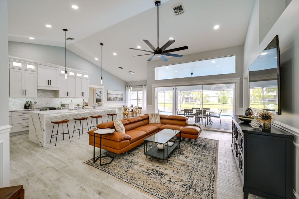 Home Interior | Central A/C | Free WiFi | Pool & River Views
